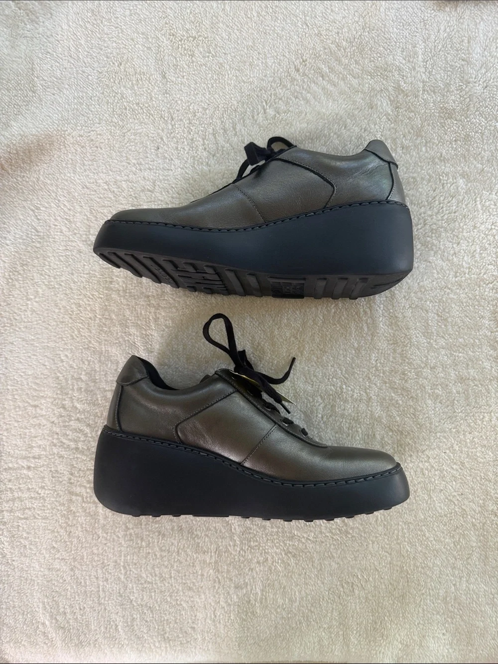 Fly London Womens’s Graphite Leather Wedge Lace-Up Sneaker EUR 40
